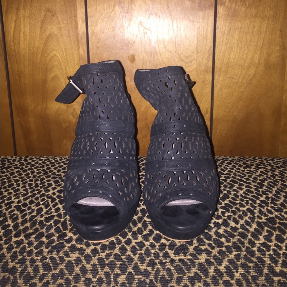 Vince Camuto heels